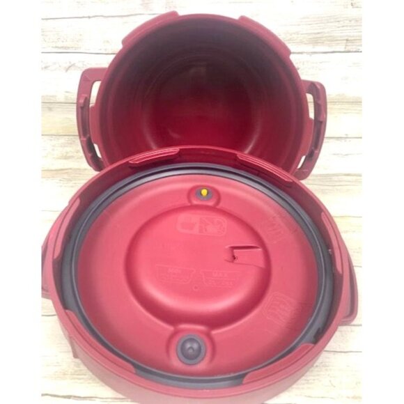 Tupperware 7643A-1 3L Microwave Pressure Cooker Red Durable Plastic Steamer - Picture 9 of 13